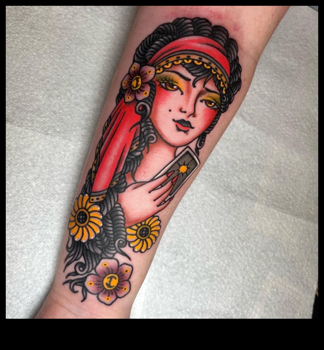 جريئة وخالدة: البيانات الكلاسيكية في فن الوشم التقليدي