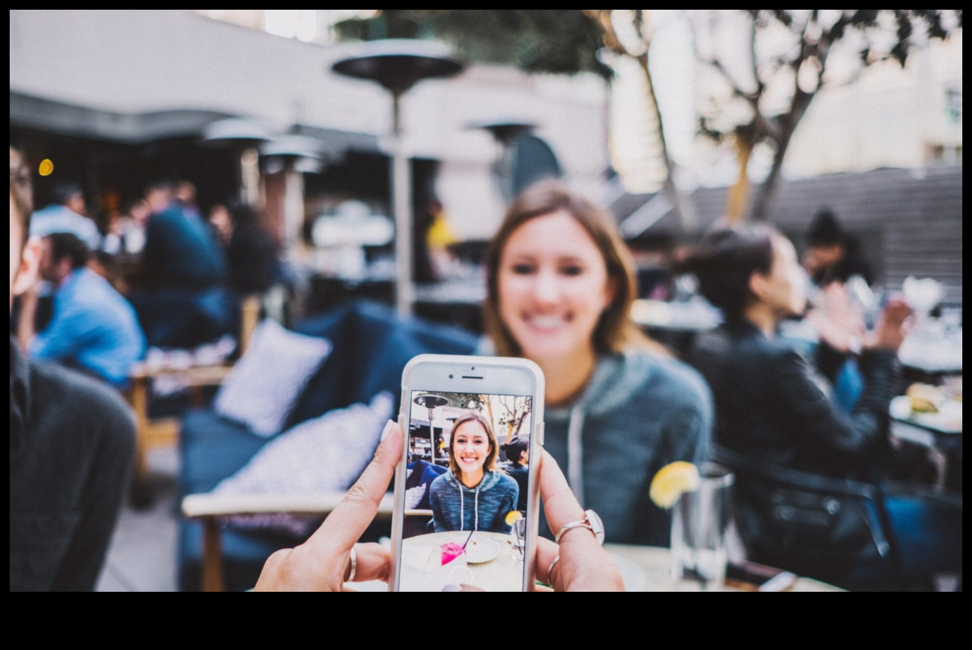 استكشاف تأثير وسائل التواصل الاجتماعي على نمو الأعمال