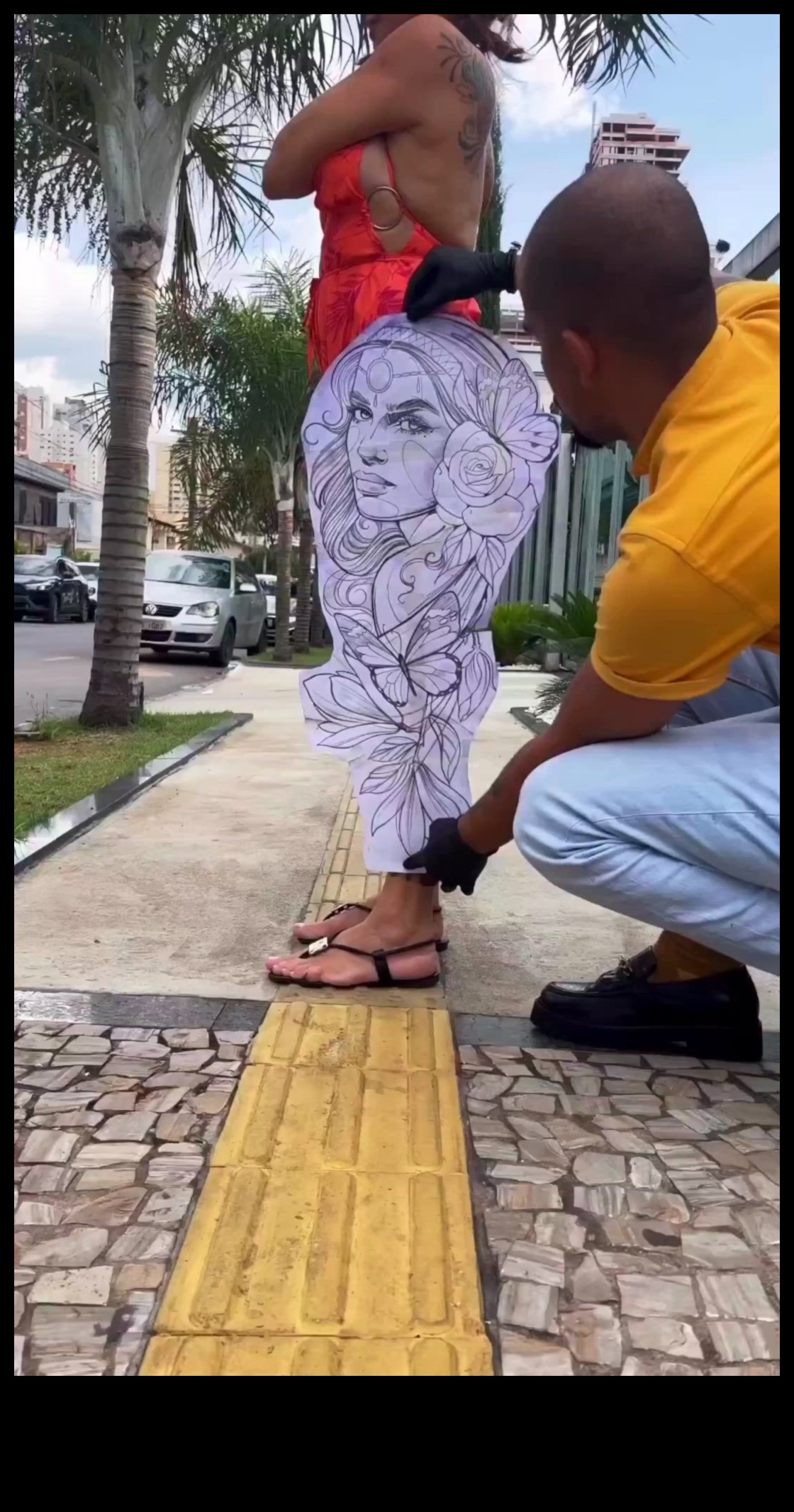 قماش معبر: أسلوب راقي مع روايات وشم جريئة